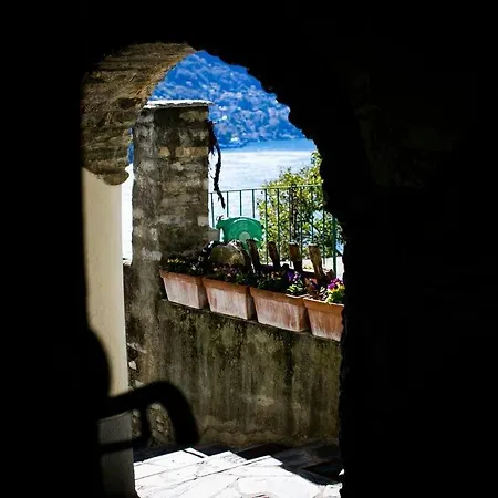 Incanto Medievale Casa Con Vista Lago Moltrasio